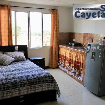 Apartaestudios San Cayetano Cali Exteriér fotografie